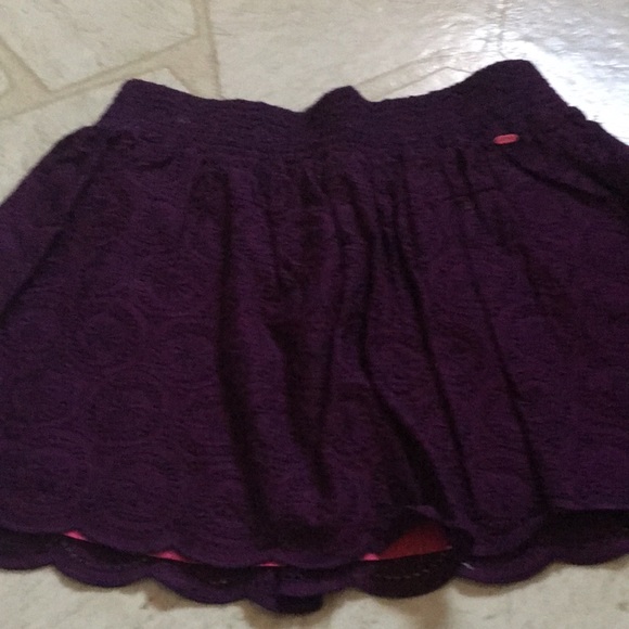 Pair of Aeropostale fall skirts - Picture 2 of 7